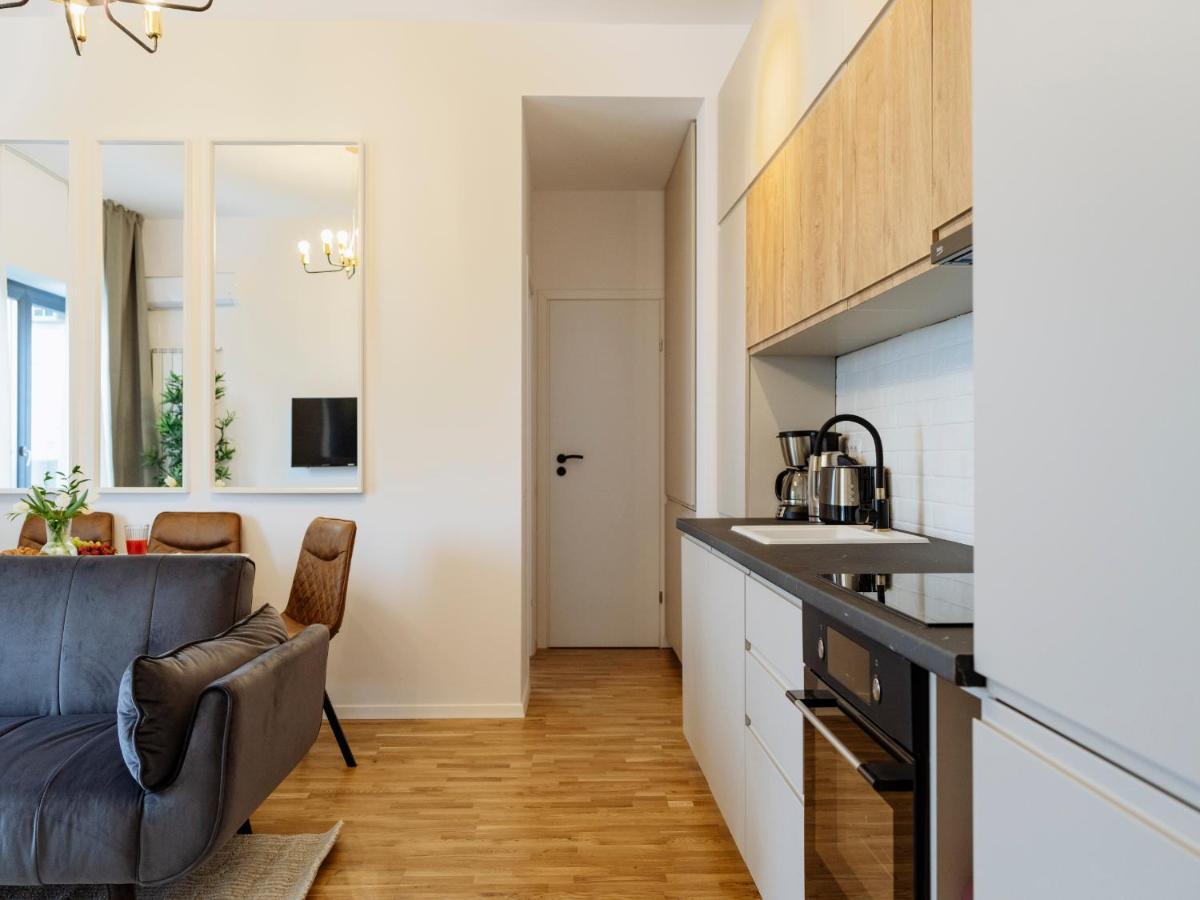 Sunny 2Br Flat - Top Location - Amazing Balcony 부쿠레슈티 외부 사진