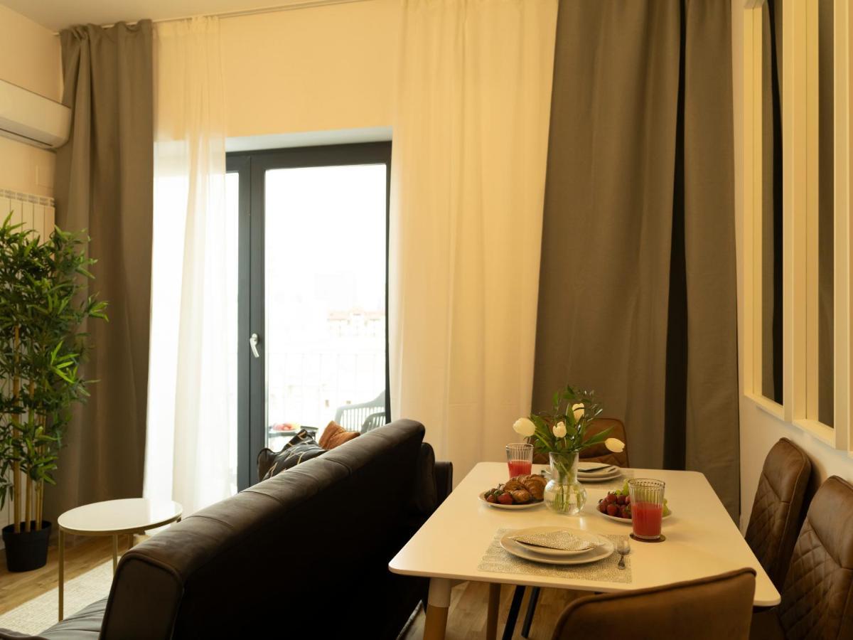 Sunny 2Br Flat - Top Location - Amazing Balcony 부쿠레슈티 외부 사진