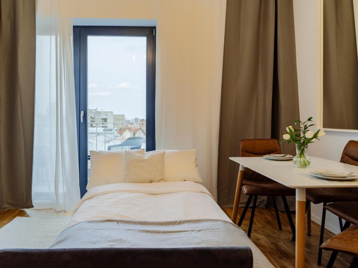 Sunny 2Br Flat - Top Location - Amazing Balcony 부쿠레슈티 외부 사진