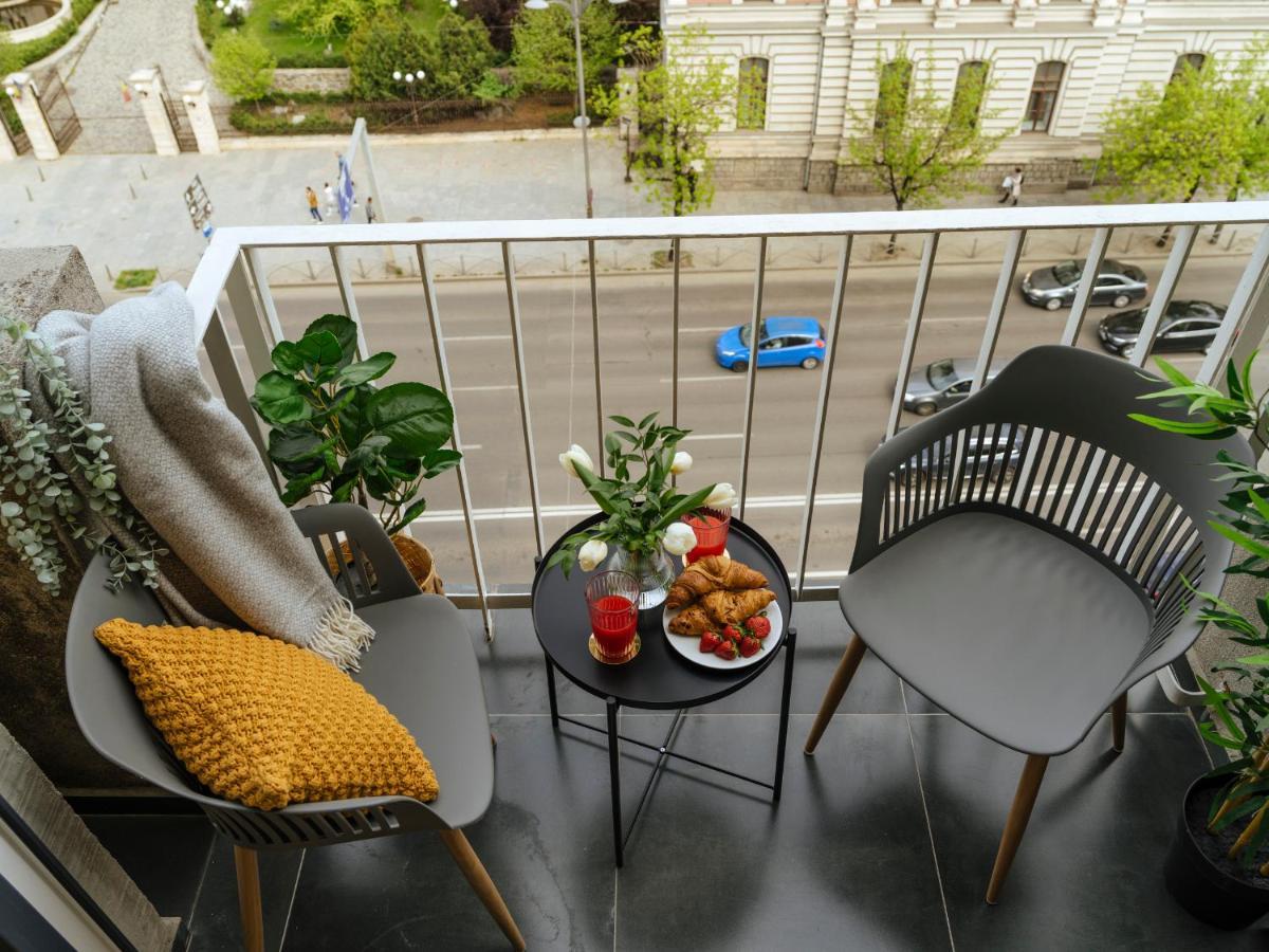 Sunny 2Br Flat - Top Location - Amazing Balcony 부쿠레슈티 외부 사진